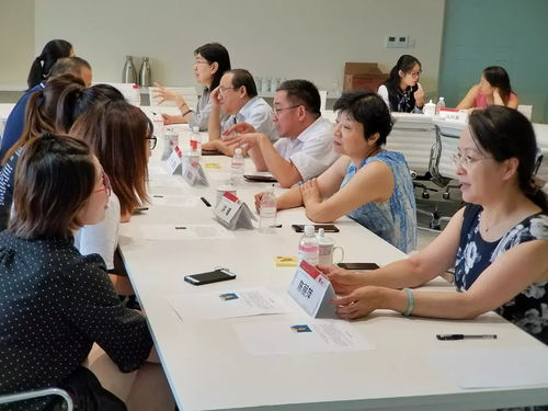 健康咨询台企行 义诊服务暖人心